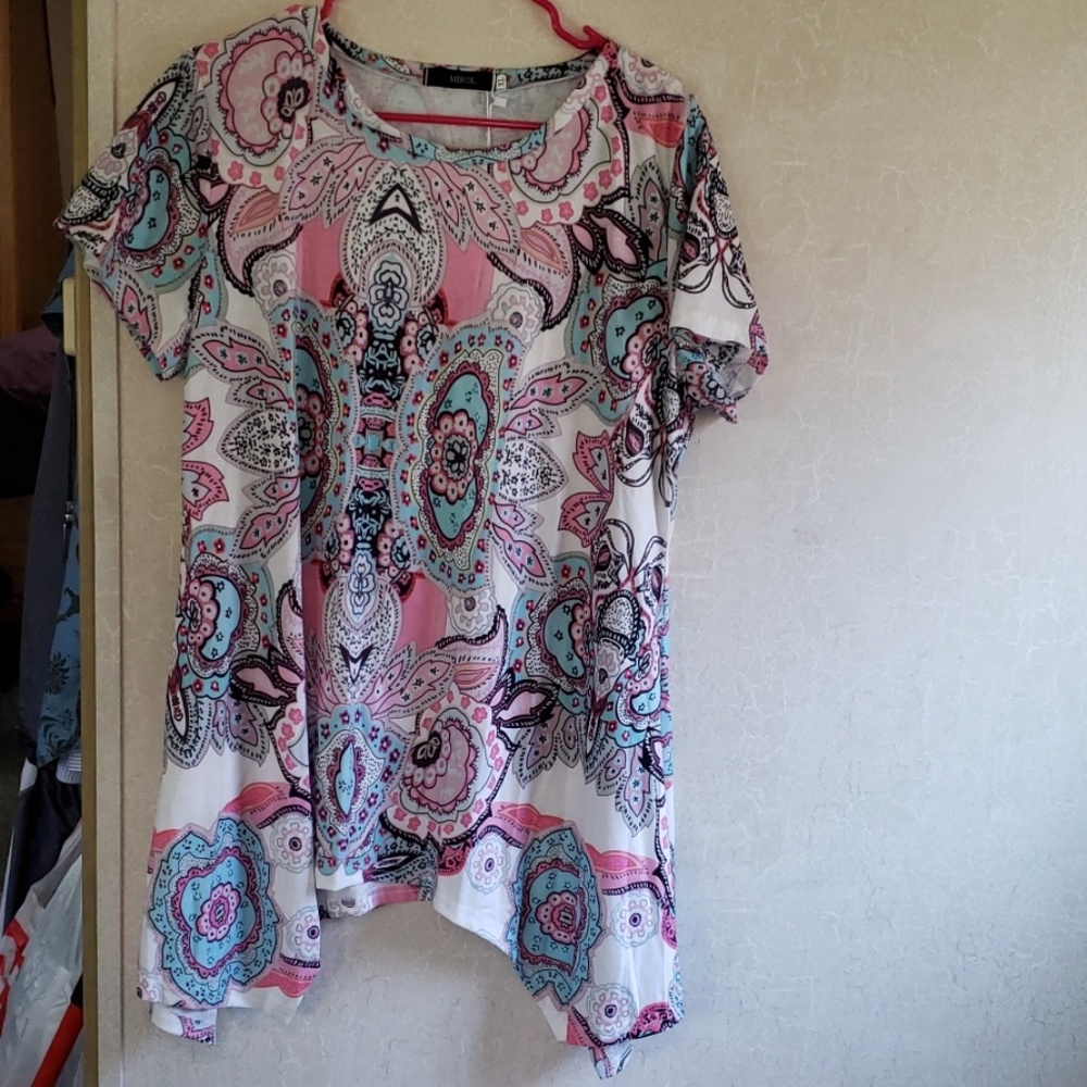 Paisley shark bite top